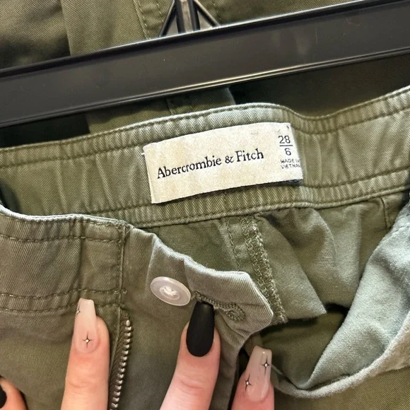 Abercrombie & Fitch Sage Green Cargo Pants - Picture 4 of 4